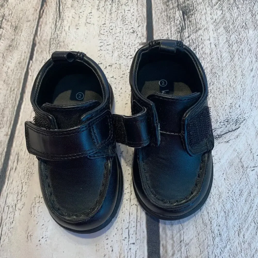KOALA KIDS Boy’s Black Strap Closure Dress Shoes / Size: 2